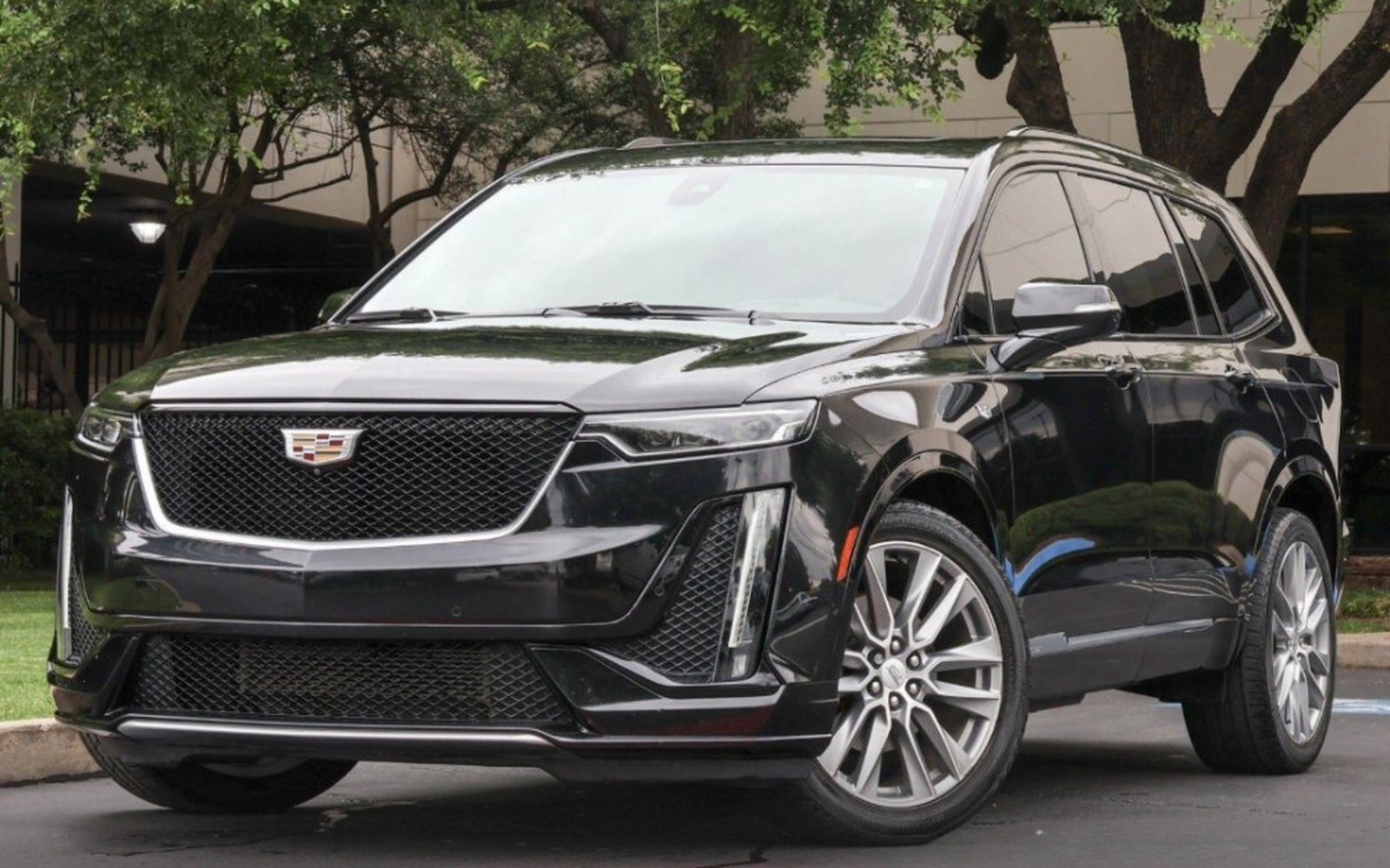 Black Cadillac XT6 mid-size SUV